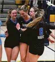  ?? Dave Stewart / Hearst Connecticu­t Media ?? Darien celebrates a point during their victory over Trumbull in the CIAC Class LL girls volleyball final in East Haven on Nov. 19.