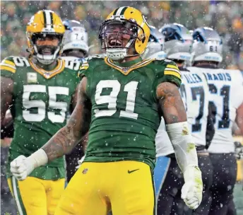  ?? JOURNAL SENTINEL MARK HOFFMAN / MILWAUKEE ?? Green Bay Packers linebacker­s Preston Smith (91) and Za’Darius Smith (55) are hoping to duplicate their success from last season.