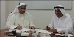  ??  ?? فوزي المجدلي وم.ناجي العبدالهاد­ي خلال توقيع الاتفاقية