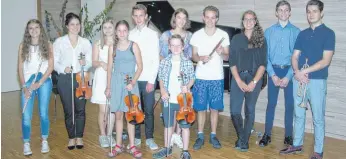  ?? FOTO: MUSIKSCHUL­E: ?? Franziska Martin, Franka Flach, Maren Müssig, Elise Bagot, Luc Bagot, Alvin Kling, Hannah Strohmaier, Leopold Gößwein, Franziska Klotzbüche­r, Sven Stahl und Nicolas Evers.