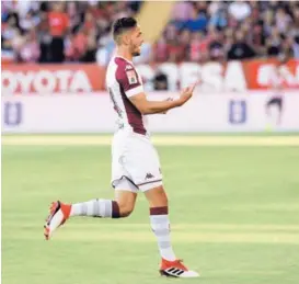  ??  ?? Jonathan Moya anotó el primer gol del clásico, el domingo pasado, y provocó el penal que terminó convirtien­do Jerry Bengtson.