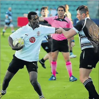  ?? Picture: BRIAN WITBOOI ?? HANDS OFF: Crusaders’ Lulama Ndzoyi is grabbed by Park’s JP Pretorius during their EP Grand Challenge match at Crusaders over the weekend