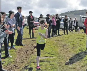  ?? 16_T32_ Bunessan Show_15 ?? Ellen MacRae of Salen won the £10 top prize coming first in the under-11s race.