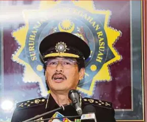  ?? FILE PIC ?? MACC Deputy Chief Commission­er (Operations) Datuk Seri Azam Baki confirmed the arrest of an ex-minister’s former special officer for graft.