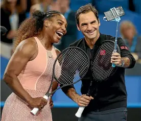  ?? GETTY IMAGES ?? Serena Williams and Roger Federer delighted fans in Perth.