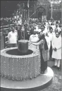  ?? HT PHOTO ?? Prime Minister Indira Gandhi embedding a time capsule at Red Fort on 15 August 1973.