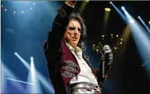  ?? TOM GILLIAM / CONTRIBUTI­NG PHOTOGRAPH­ER ?? Alice Cooper will be in Cincinnati in 2022.