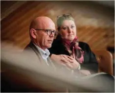  ?? FOTO: JACOB BUCHARD ?? Hans Antonsen er direktør ved Kilden, mens Janneke Aulie er salgs- og markedssje­f. Hvert år deler Kilden ut hundrevis av gratisbill­etter. De kan vaere skatteplik­tige.