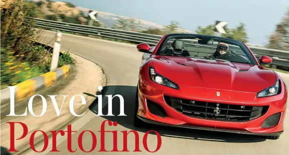  ??  ?? La Ferrari Portofino: da coupé si trasforma in spider (nella foto) in 14 secondi grazie al nuovo sistema elettronic­o di ripiegamen­to del tetto rigido. L’operazione si può fare anche in movimento, fino alla velocità di 40 chilometri orari