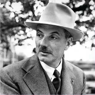  ??  ?? Lewis Mumford