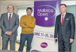  ??  ?? EN MALLORCA. Toni Nadal, junto a Miguel Díaz y Edwin Weindorgfe­r.