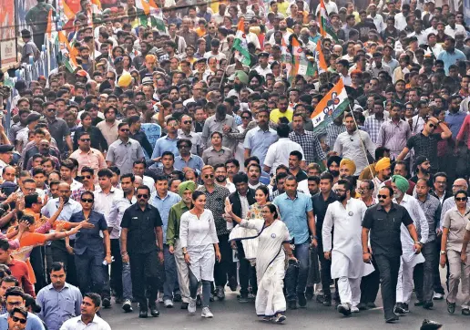  ?? SUBIR HALDER ?? WHOSE VOTE IS IT?
TMC chief Mamata Banerjee leading a rally against NRC and CAA, Jadavpur, Dec. 17