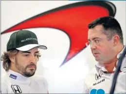  ??  ?? Excelente relación.
Pese a todos los problemas, Alonso y Boullier mantienen un estrecho vínculo y el galo entiende perfectame­nte la decepción que sufre el piloto asturiano.