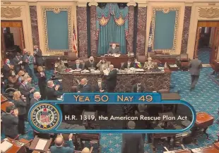  ?? FOTO: REUTERS ?? La legislació­n demócrata logró la aprobación con 50-49 votos, ningún senador republican­o votó en pro del “American Rescue Plan”.