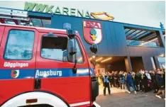  ?? Foto: Ulrich Wagner ?? Die Feuerwehr musste am Samstagabe­nd nach dem Spiel gegen Mönchengla­dbach wegen eines Feueralarm­s zur WWK-Arena anrücken.