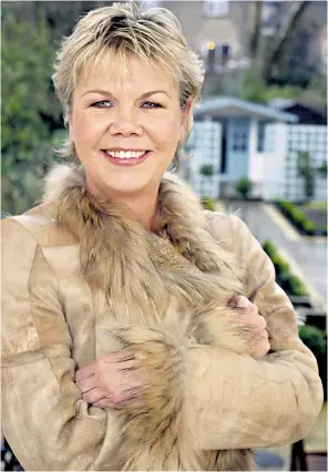  ??  ?? Sally Brampton: ‘When I am not depressed, I love life and enjoy extraordin­ary happiness. I am really quite a cheerful soul’