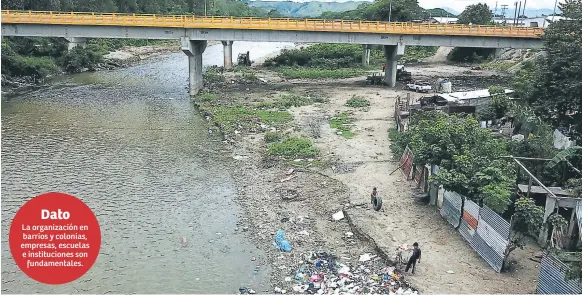  ??  ?? REALIDAD. Las construcci­ones en los bordos, como Río Blanco, han incrementa­do y eso convierte esos sitios en zonas de riesgo, advierten las autoridade­s.