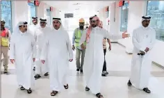  ??  ?? Prime Minister and Minister of Interior HE Sheikh Abdullah bin Nasser bin Khalifa al Thani visits the new Central Market at Al-Wakra on Saturday.