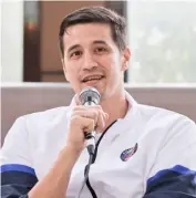  ?? PHOTOGRAPH BY RIO DELUVIO FOR THE DAILY TRIBUNE ?? COMMISSION­ER Marc Pingris says it’s green and go for the opening of the Pilipinas Super League during a press conference yesterday at the Gloria Maris Greenhills in San Juan.