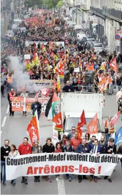  ?? Foto: dpa/Claude Paris ?? Demonstrat­ion von Eisenbahne­rn in Marseille