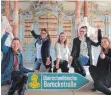  ?? FOTO: OBERSCHWAB­EN TOURISMUS ?? Das Team der OTG freut sich über die Auszeichnu­ng.