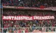  ?? Foto: dpa ?? Note 6 für Montagsspi­ele: Hier die Fans des FC Bayern.protestier­ten