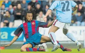  ?? FOTO: MANEL MONTILLA ?? Edgar Davids, un jugador que ayudó en la 2003-04 con su despliegue físico