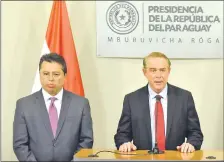  ??  ?? Gustavo Leite (i) y Luie Gneiting, ministros de Industria y de Agricultur­a, mencionado­s en supuesto pedido de coima.