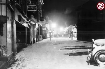  ??  ?? A splendid snow-laden view of the high street adjacent to Kings Parade and looking towards the Upper High Street