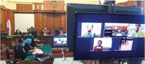  ?? DIMAS MAULANA/JAWA POS ?? BERAT: Sidang vonis kasus narkoba dengan terdakwa Suwito di Pengadilan Negeri Surabaya kemarin.