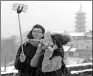  ?? SU YANG / FOR CHINA DAILY ?? Taking selfies is increasing­ly popular among young Chinese people.