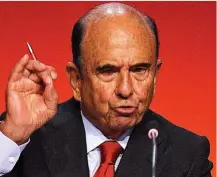  ?? ?? Emilio Botín presidía Santander cuando el Banco de España subastó Banesto.
