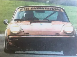  ??  ?? Below left: Russell Lewisprepp­ed 911SC, which was driven by Paul Edwards. It was a double championsh­ip winner in 1996 and 1997