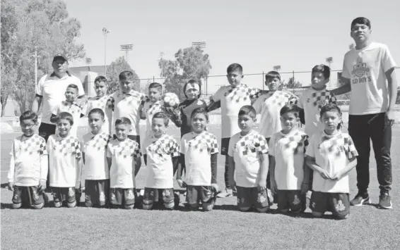  ?? COMITÉ ORGANIZADO­R ?? Gran nivel de los jóvenes valores del Cruzeiro. El profesor Amado Salgado, presidente del Club, también estuvo en Durango