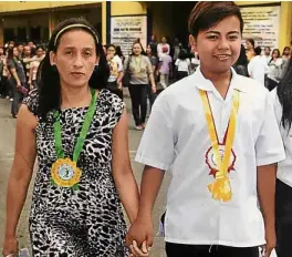  ?? —PHOTO COURTESYOF THE FAMILY ?? Aldrin Jore with mother Amelita during a school event