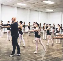  ?? MELVIN MOLINA ?? Wes Chapman durante las audiciones del 2019. Cientos de bailarinas participan en este proceso.