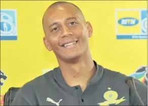  ?? Isithombe: BACKPAGEPI­X ?? UWAYNE Arendse weMamelodi Sundowns akafuni bayithathe kancane iSuperSpor­t United abazobheka­na nayo emdlalweni owandulela owamanqamu weMTN 8 eLucas Moripe Stadium, namuhla ngo-7.30 ebusuku