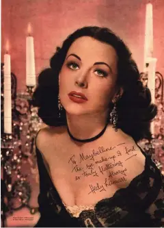  ??  ?? Hedy Lamarr na tiskanem oglasu za kozmetiko Maybelline, ZDA, okoli leta 1945