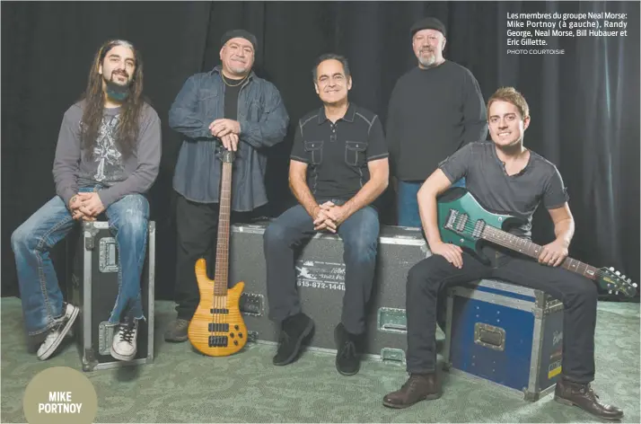  ??  ?? Les membres du groupe Neal Morse: Mike Portnoy ( à gauche), Randy George, Neal Morse, Bill Hubauer et Eric Gillette. PHOTO COURTOISIE