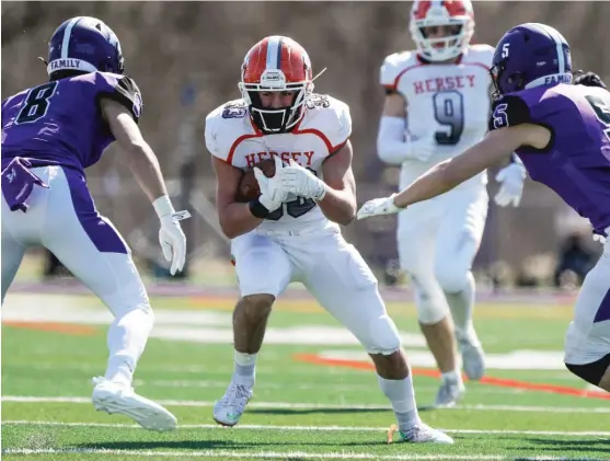  ?? KIRSTEN STICKNEY/SUN-TIMES ?? Hersey junior Ben Clawson had 10 carries for 193 yards and three touchdowns and 11 receptions for 131 yards and two touchdowns against Rolling Meadows.