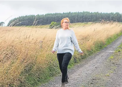  ?? Picture: Steve MacDougall. ?? Perthshire mum Alyson Rice in training for her 80-mile hike to aid the battle against sepsis.