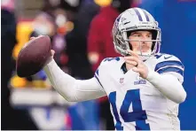  ?? PATRICK SEMANSKY/ASSOCIATED PRESS ?? Cowboys quarterbac­k Andy Dalton was sacked three times and threw an intercepti­on in Dallas’ 25-3 loss at Washington on Sunday before leaving with a concussion.