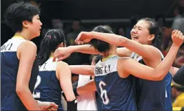  ?? WEI XIAOHAO / CHINA DAILY ?? Members of the Chinese team celebrate after reaching the women’s volleyball final at the 2016 Olympic Games in Brazil.