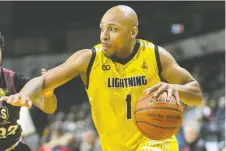  ?? MIKE HENSEN/FILES ?? Shadell Millinghau­s, seen here with the Lightning against the Express on Feb, 4, was leading London with 19.9 points per game coming mostly off the bench.