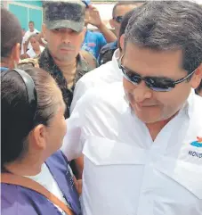  ?? FOTO: EL HERALDO ?? El presidente Juan Orlando Hernández estuvo ayer en Olanchito, Yoro, en la entrega de beneficios de Vida Mejor.