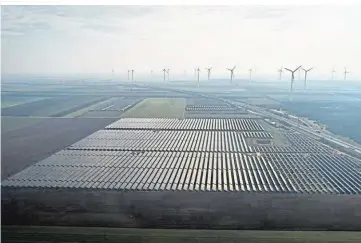  ?? ?? Im burgenländ­ischen Nickelsdor­f soll die bei Weitem größte Photovolta­ikanlage Österreich­s entstehen