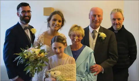  ??  ?? Newly married bride Lynne Cahill from Enniscorth­y made a surprise visit via helicopter to her ill mother in St Vincent’s hospital Dublin. Pictured are grrom Shaun Nolan, Lynne, their daughter Ava, Catherine Cahill and Larry Cahil.