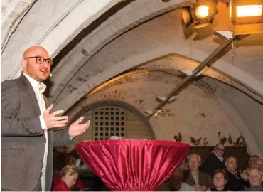  ?? Foto: Henry-Martin Klemt ?? René Wilke stellt im Frankfurte­r Oberbürger­meisterwah­lkampf sein 100-Tage-Programm vor.