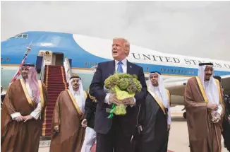  ?? BANDAR AL-JALOUD SAUDI ROYAL PALACE AGENCE FRANCE-PRESSE ?? L’adoption de la «doctrine Trump» a été le déclic qui a encouragé l’Arabie saoudite à durcir sa politique régionale à la suite de la visite du président américain en mai.