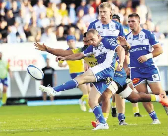  ?? Photos Midi Olympique - Patrick Derewiany ?? Benjamin Urdapillet­a fut encore précieux pour le CO.
RAKA FAIT MENTIR GALTHIÉ